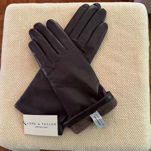 🔥 Lord & Taylor brown leather gloves 🔥 - Picture 5 of 5